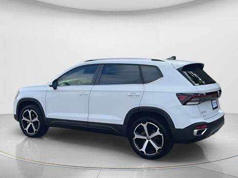 New 2026 Volkswagen Taos SEL image 6