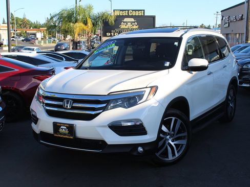 Used 2018 Honda Pilot Touring image 45