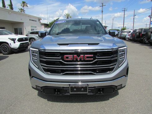 Used 2025 GMC Sierra 1500 SLT AWD/4WD image 3