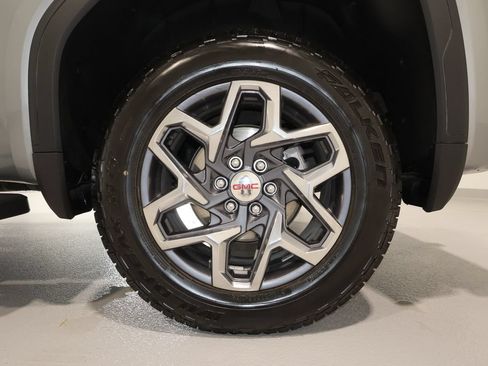 Used 2025 GMC Sierra 1500 SLT w/ SLT Premium Plus Package AWD/4WD image 35