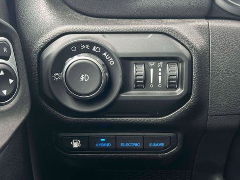 Used 2021 Jeep Wrangler Unlimited Sahara w/ Cold Weather Group image 19