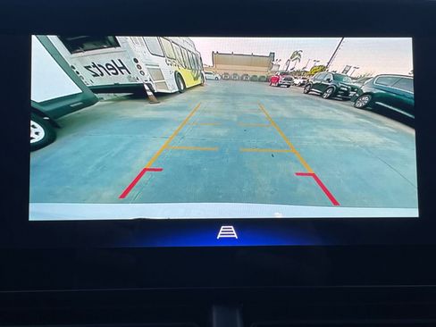 Used 2025 Chevrolet Trax LT image 23