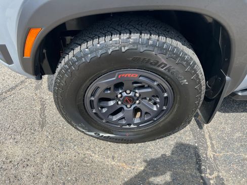 Certified 2025 Nissan Frontier PRO-4X w/ Pro Premium Package AWD/4WD image 12