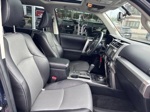 Used 2018 Toyota 4Runner SR5 Premium AWD/4WD image 10