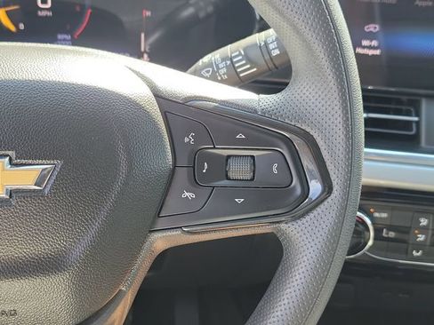 Used 2024 Chevrolet Trax LT FWD image 8