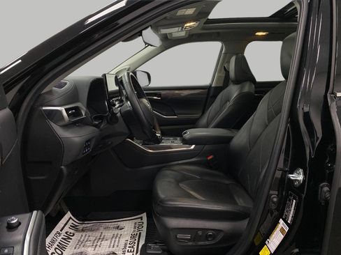 Used 2022 Toyota Highlander Platinum image 32