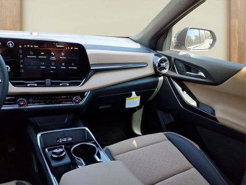 New 2026 Chevrolet Equinox ACTIV AWD/4WD image 24