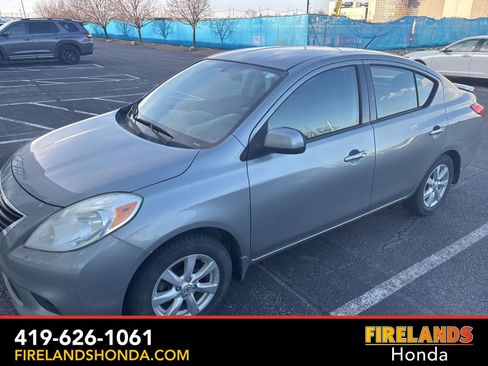 Used 2014 Nissan Versa SV w/ Convenience Package image 7