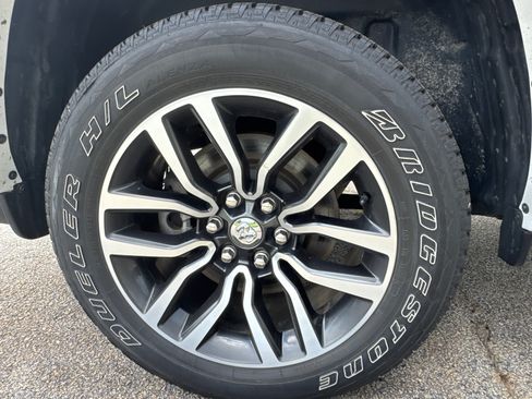 Used 2025 RAM 1500 Limited AWD/4WD image 16