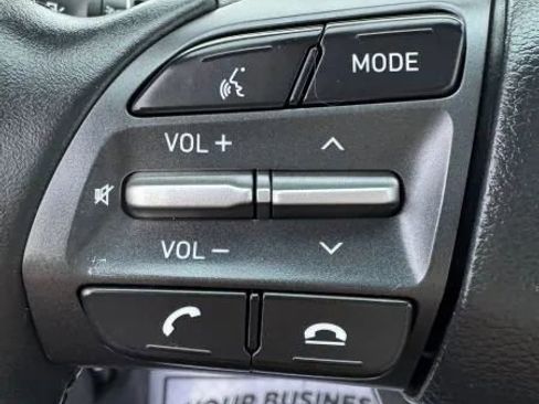 Used 2018 Hyundai Kona SEL w/ SEL Tech Package 02 image 31