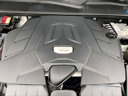 Used 2021 Porsche Cayenne AWD/4WD image 30