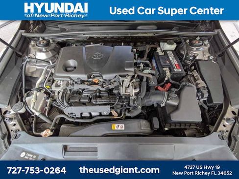 Used 2019 Toyota Camry XLE FWD image 13