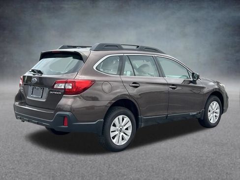 Used 2019 Subaru Outback 2.5i AWD/4WD image 5