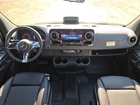 Used 2026 Mercedes-Benz Sprinter 2500 image 16