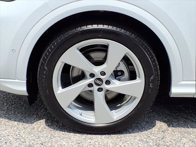 Certified 2025 Audi Q5 2.0T Premium AWD/4WD image 4