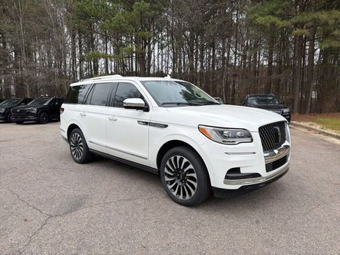 Used 2024 Lincoln Navigator Black Label image 4