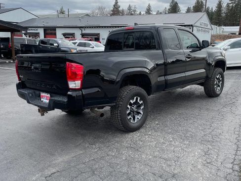 Used 2016 Toyota Tacoma SR image 6