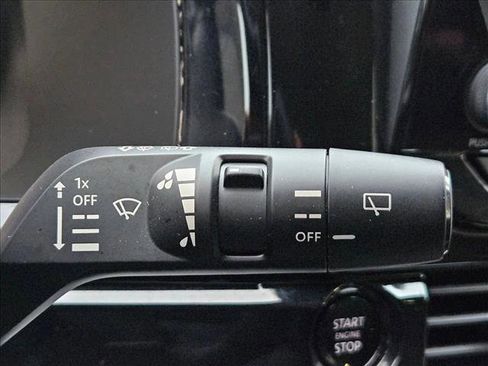 Used 2025 Nissan Pathfinder SV image 26