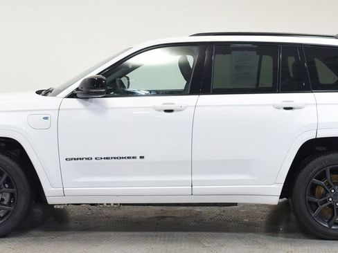 Used 2025 Jeep Grand Cherokee Limited 4xe AWD/4WD image 11