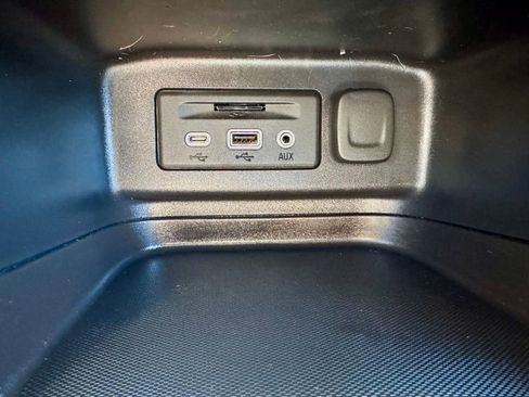 Used 2022 Chevrolet Equinox LT AWD/4WD image 24