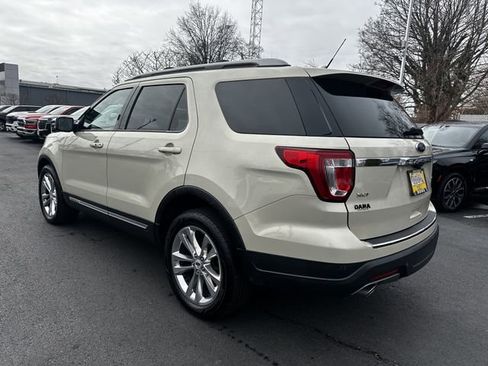 Certified 2018 Ford Explorer XLT w/ Equipment Group 202A image 7