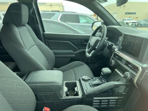 Used 2025 Toyota Tacoma SR5 image 4