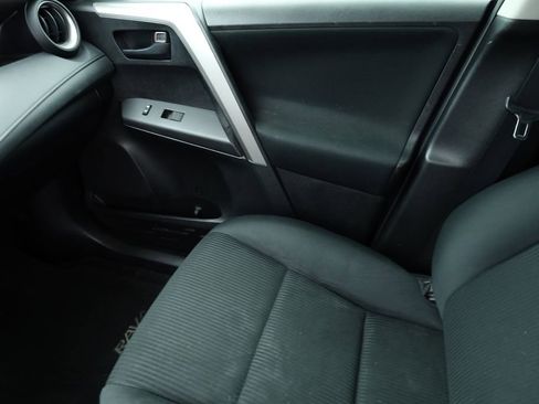 Used 2017 Toyota RAV4 LE image 8
