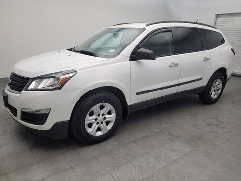 Used 2017 Chevrolet Traverse LS image 2