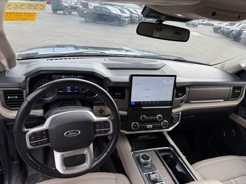 Used 2023 Ford Expedition Max Limited image 13