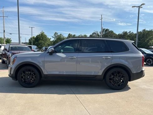 Used 2022 Kia Telluride EX w/ EX Premium Package AWD/4WD image 5