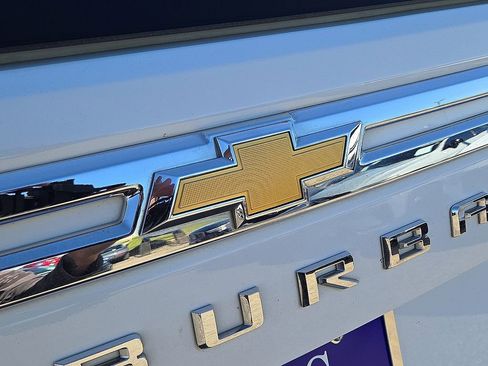 Used 2023 Chevrolet Suburban Premier image 13