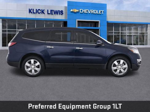 Used 2017 Chevrolet Traverse LT w/ Style and Technology Package FWD image 9