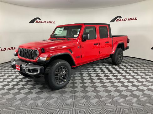 New 2026 Jeep Gladiator Sport image 3