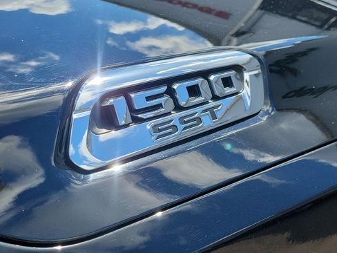 Used 2025 RAM 1500 Big Horn AWD/4WD image 10