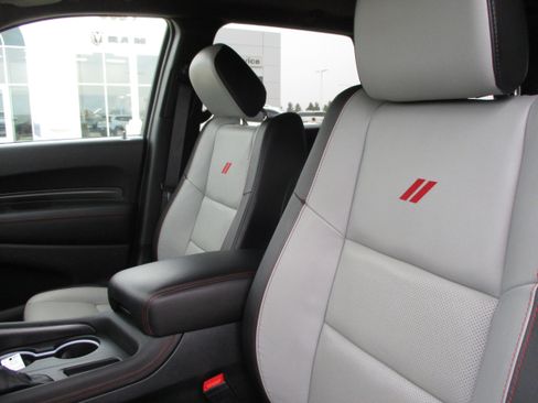 Used 2024 Dodge Durango GT image 40