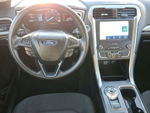 Used 2019 Ford Fusion SE image 27