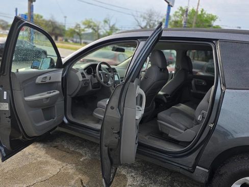 Used 2009 Chevrolet Traverse LS image 8
