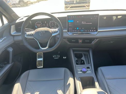 New 2026 Volkswagen Tiguan SE R-Line image 10