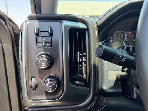 Used 2017 Chevrolet Silverado 1500 LTZ Z71 w/ LTZ Plus Package AWD/4WD image 32