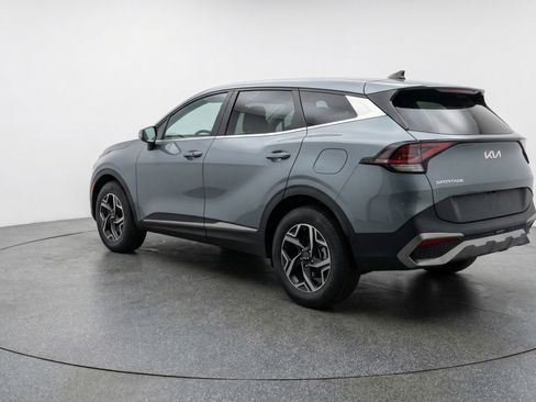 Used 2025 Kia Sportage LX image 6