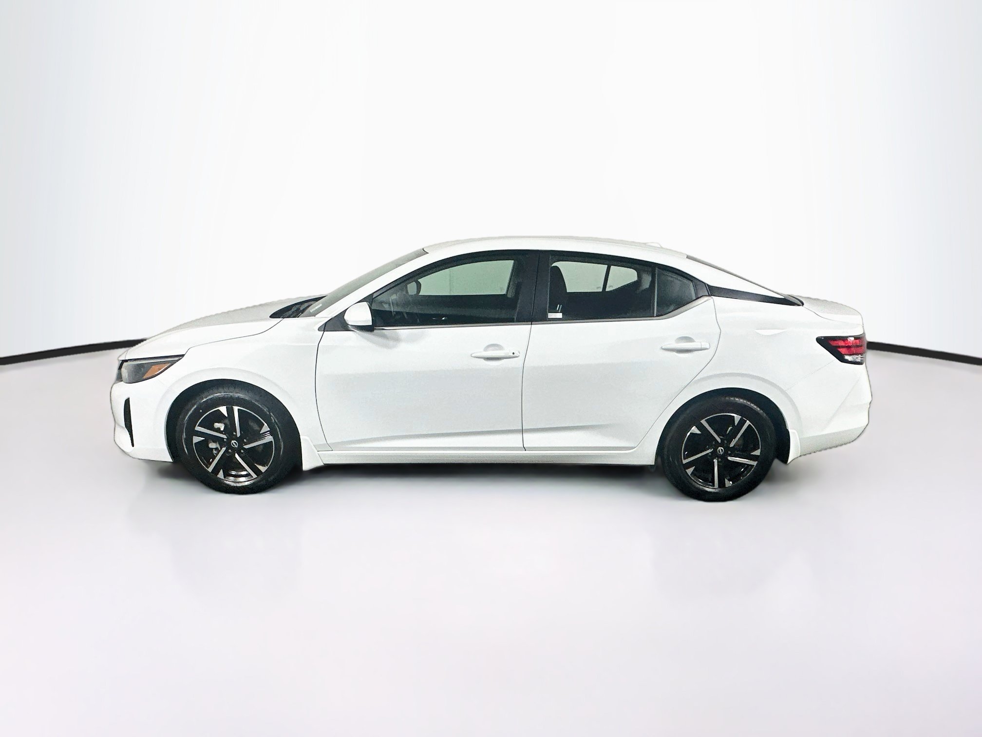 Used 2025 Nissan Sentra SV FWD image 4