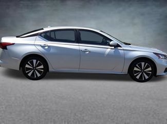 Used 2021 Nissan Altima 2.5 SV FWD video 2