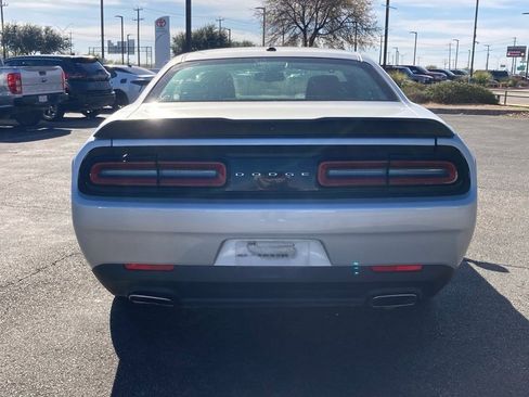 Used 2023 Dodge Challenger SXT image 6