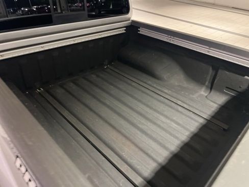 Used 2018 Nissan Frontier PRO-4X image 5