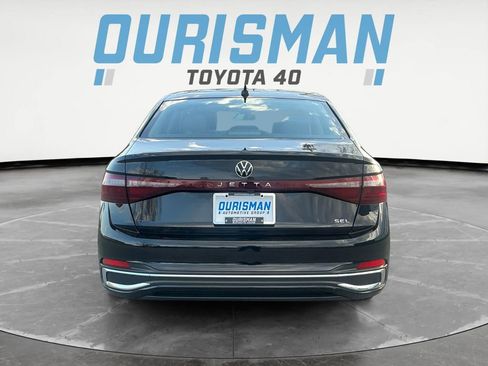 Used 2025 Volkswagen Jetta SEL image 3