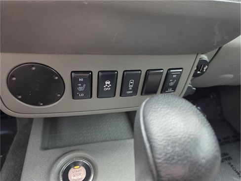 Used 2021 Nissan Frontier SV w/ Midnight Edition Floor Mats RWD image 19