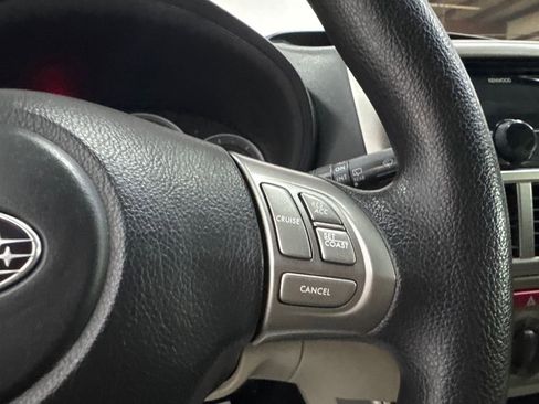 Used 2010 Subaru Impreza 2.5i image 12