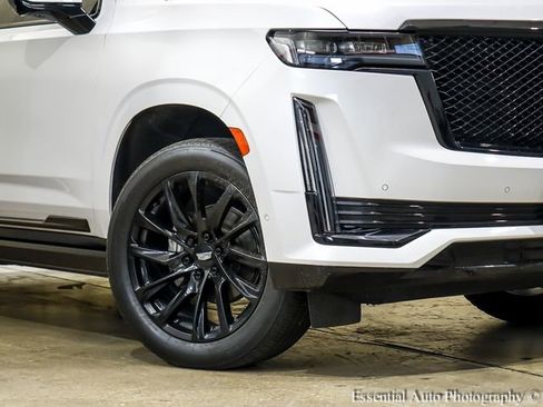 Certified 2023 Cadillac Escalade Sport w/ LPO, ONYX Package image 3