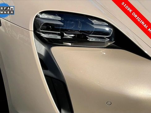 Used 2022 Porsche Taycan image 27