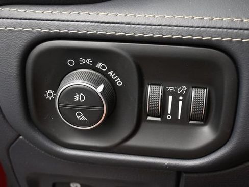 Used 2019 RAM 1500 Limited AWD/4WD image 33